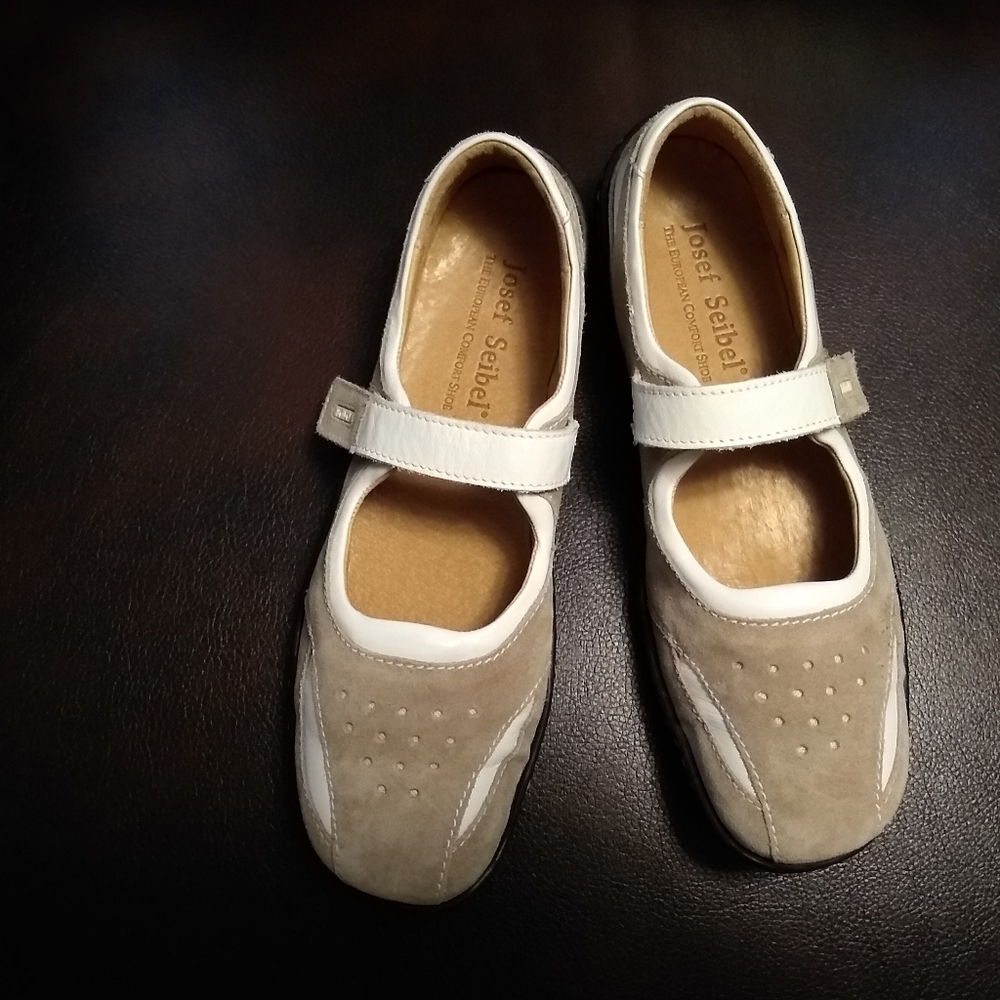 Sporty suede beige and white Mary Jane